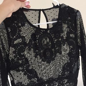 Black lacy crop top!!